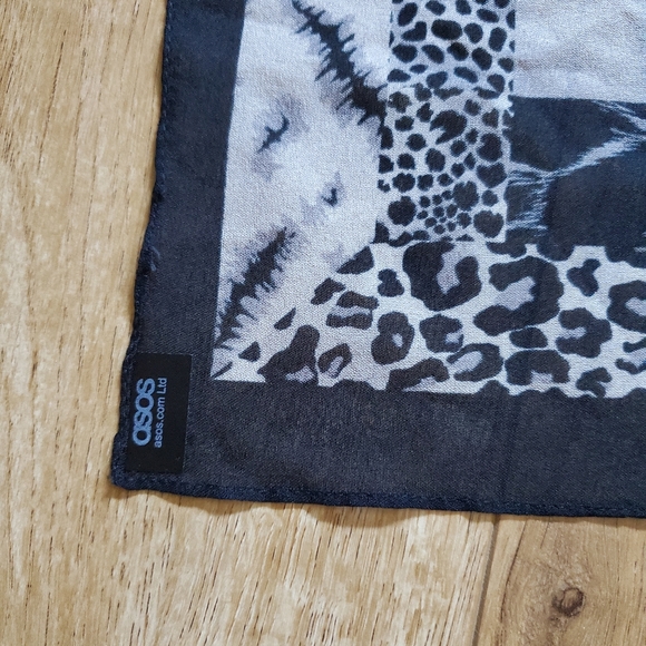 ❤️‍🔥 4/$15 Asos Polyester Scarf Animal Print  19.5x19.5in Lightweight Gauze - Picture 2 of 2